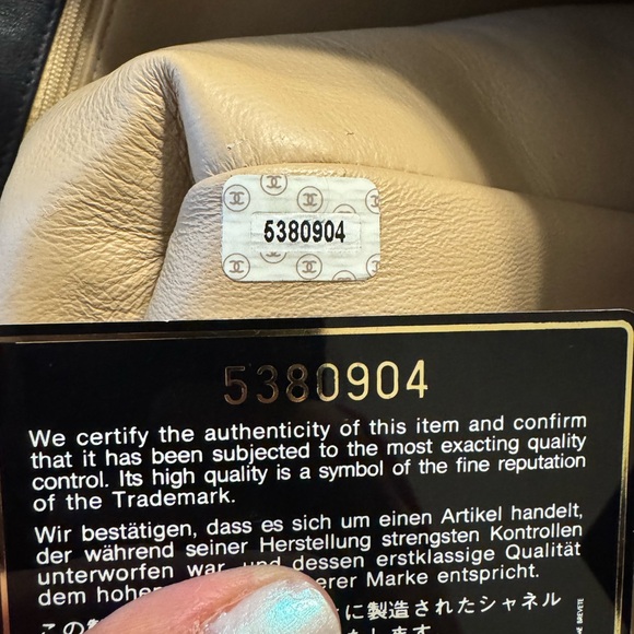 Chanel Black Lambskin Leather Women's Bag/Tote with COA. Excellent Condition! - Picture 15 of 16